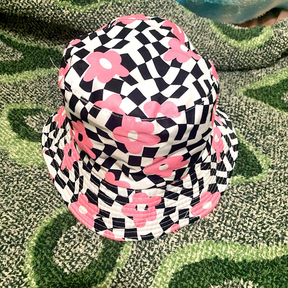 Flower bucket hat